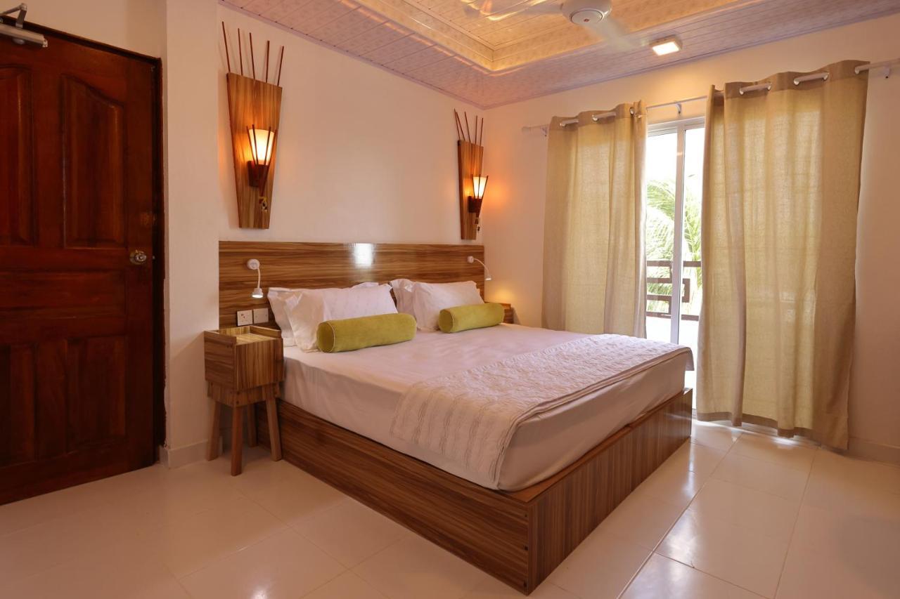 Batuta Maldives Fourson Hotel Thulusdhoo Ngoại thất bức ảnh