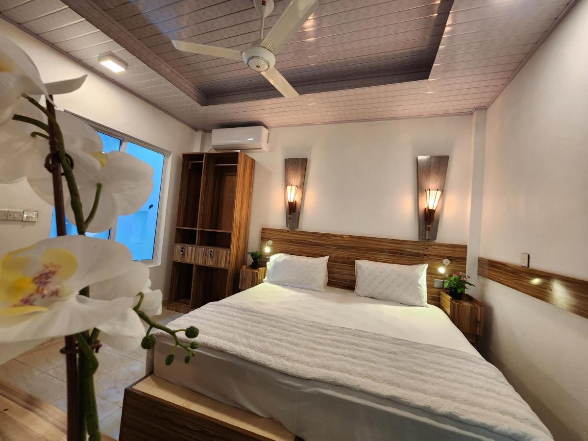 Batuta Maldives Fourson Hotel Thulusdhoo Ngoại thất bức ảnh