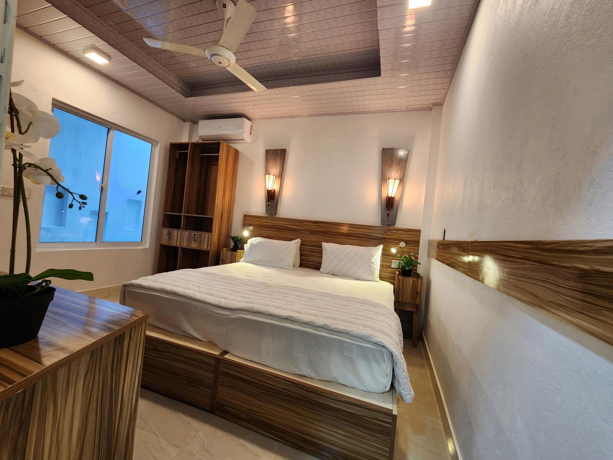 Batuta Maldives Fourson Hotel Thulusdhoo Ngoại thất bức ảnh
